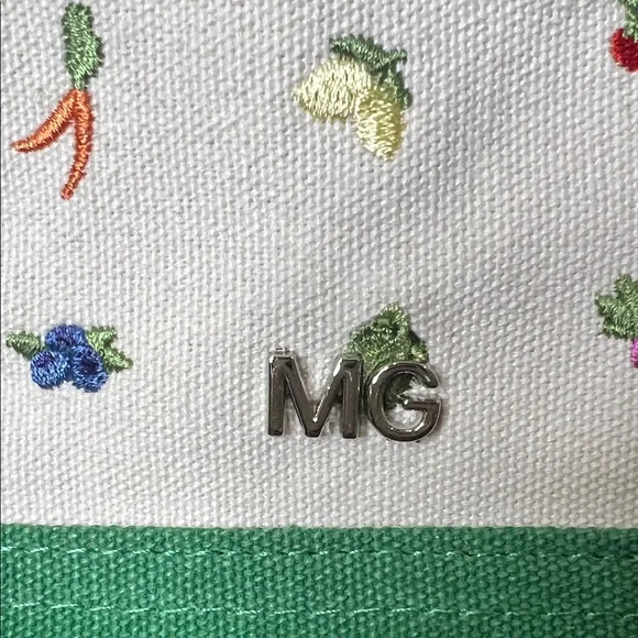 Madden Girl | Farmers Market Veggie Mini Tote w/ Matching Wallet & Hair Fun 🍅🥕🌽 - Picture 6 of 17